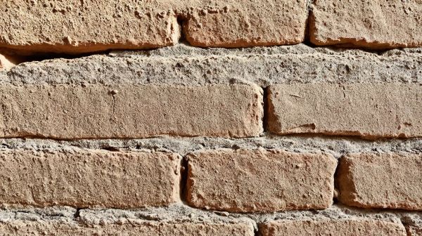 Les secrets des remontées capillaires dans les murs en maçonnerie