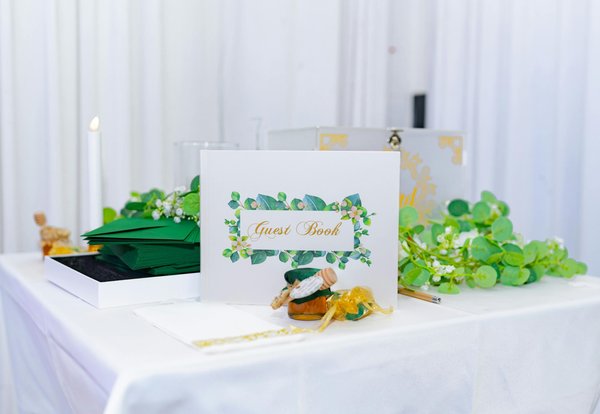 Écrivez vos souvenirs avec notre livre d'or mariage personnalisé